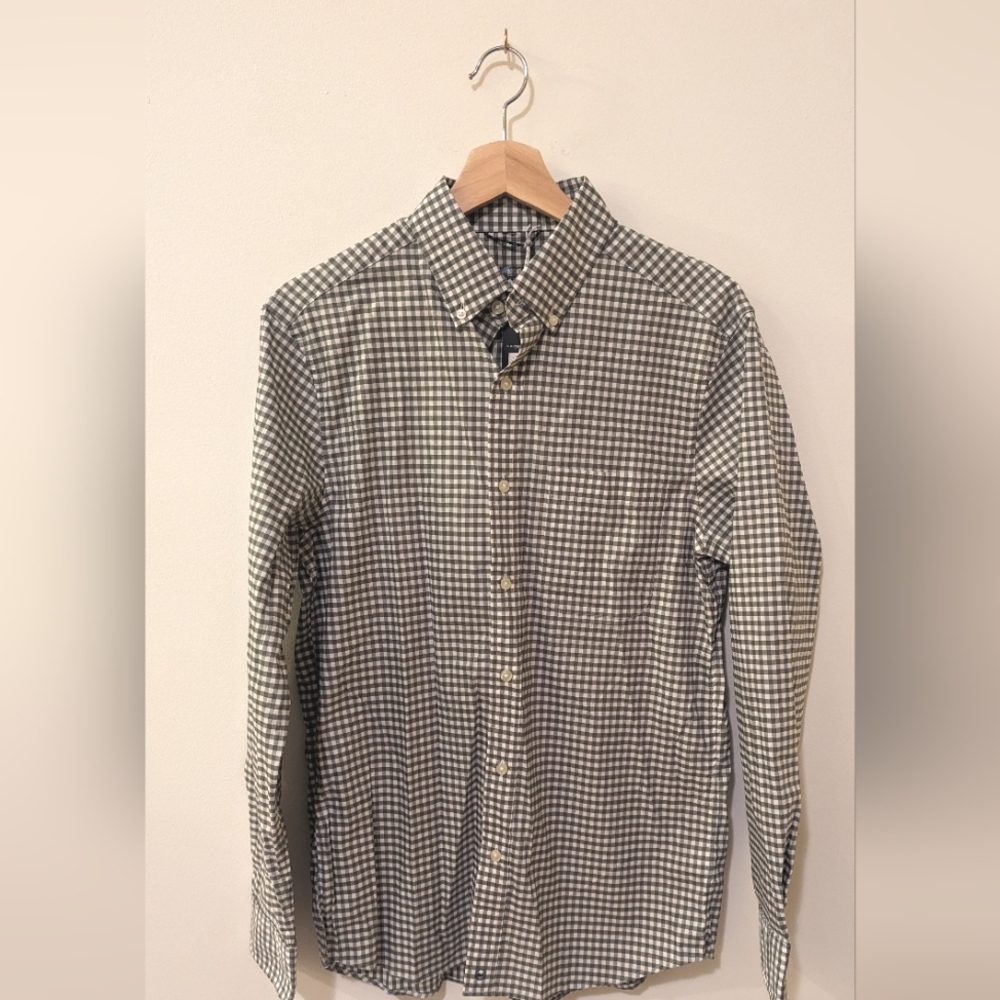 Vineyard Vines On The Go button down green and white check shirt size S